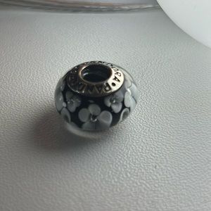 Pandora glass bead black with white flowers